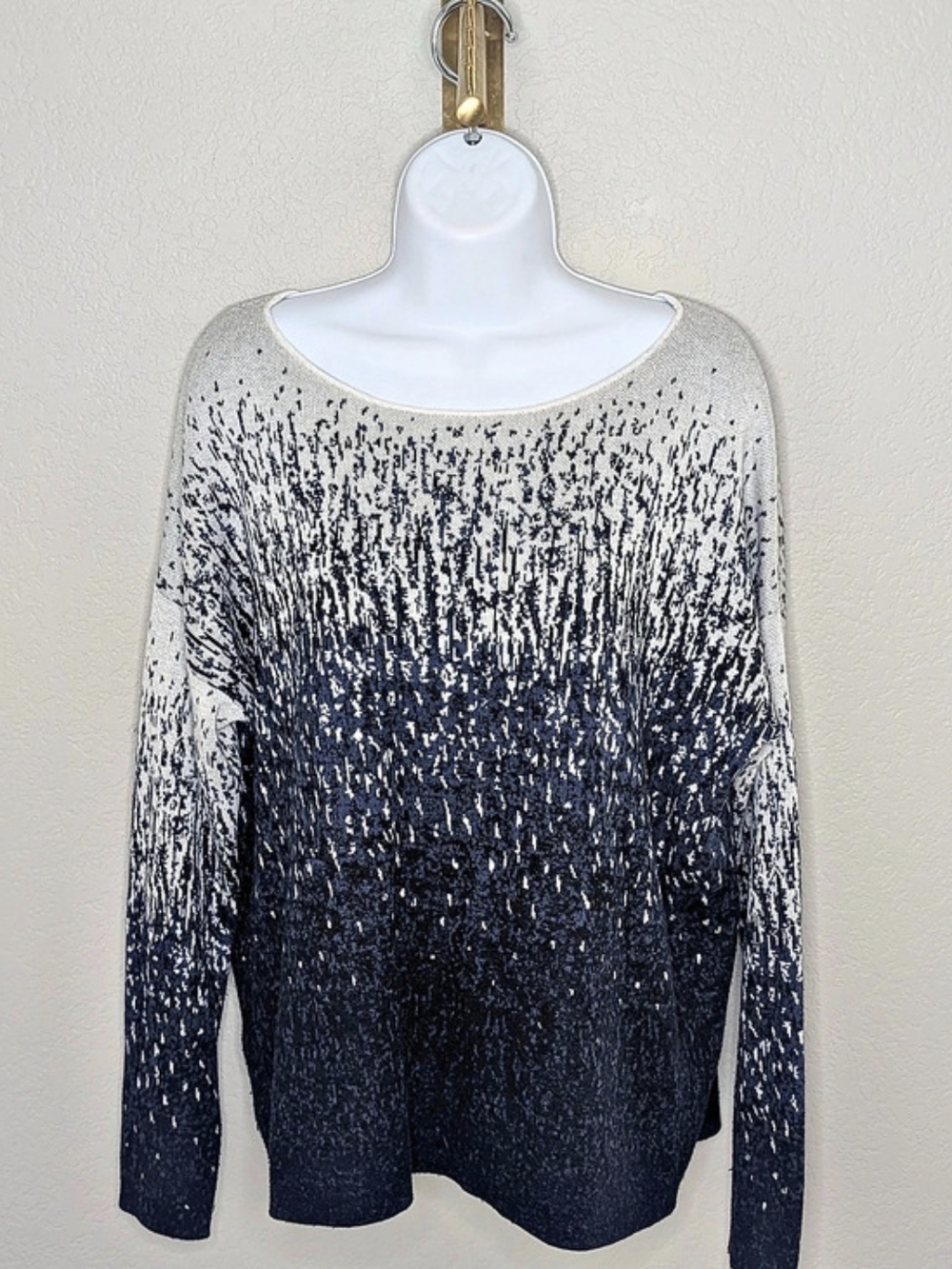 Vince Abstract Knit Sweater in Blue & White Size Medium